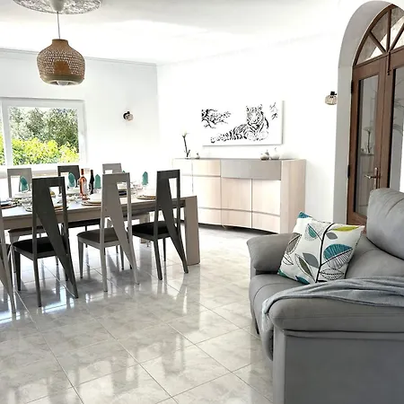 Grande Lorida Βίλα *