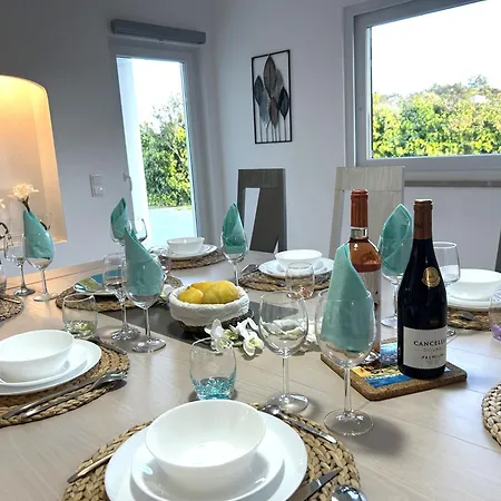 Grande Lorida Villa *