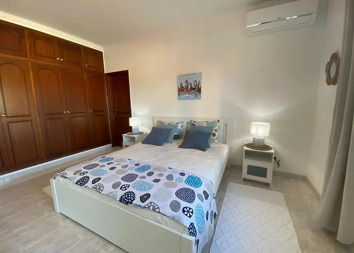 Grande Lorida Willa *