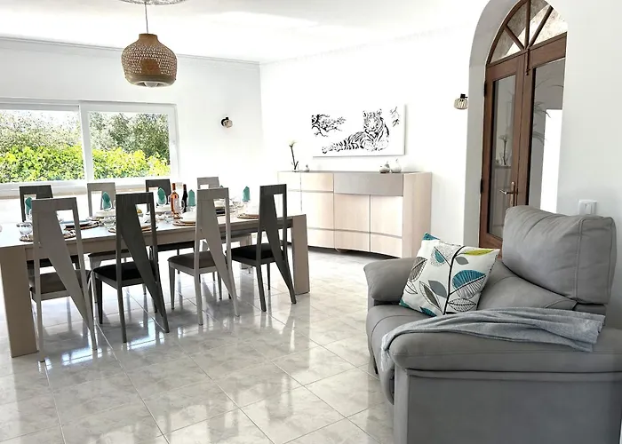 Grande Lorida Willa *